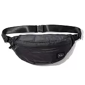 日本KIU 84900 黑色 大容量胸腰包 防潮防潑水 (男女適用) 黑色