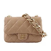 CHANEL 金色CC Logo 粗鍊小羊皮口蓋肩揹包 展示品 (奶茶色)