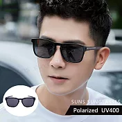 【SUNS】休閒偏光墨鏡 時尚炫彩 Polarized偏光鏡片 男女通用款 輕僅21g 防眩光 抗UV400 S323 黑框灰片