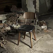 Stellar Works Utility V 扶手椅 （深棕橡木、黑皮革）