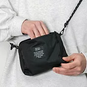 日本KiU 362-900 黑色 傘繩三用防水斜背包, 背帶可調可拆 黑色