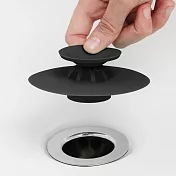 《Umbra》按壓式矽膠水槽濾網(墨黑10.5cm) | 排水孔濾網 排水塞