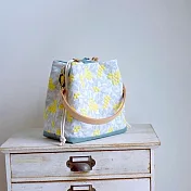 刺繡莓果小水桶包 莓果黃