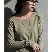 日本Antiqua｜微露鎖骨斜領｜長袖T恤｜全棉舒適俐落臉部線條｜實穿包色基本款 L 軍綠