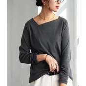 日本Antiqua｜微露鎖骨斜領｜長袖T恤｜全棉舒適俐落臉部線條｜實穿包色基本款 L 碳灰