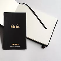 【Rhodia|Touch】Calligrapherbook 探索精裝硬皮書法繪本_側掀式束帶 _A5_橫幅_象牙色空白內頁_250g_115lb_ 32張
