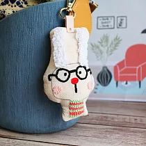 【俄羅斯刺繡】萌寵動物園 學霸兔 ─ 個性迷糊但智商在線
