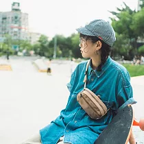 【一帆布包】帆布帆布橢圓小腰包─ 淺棕