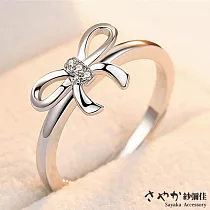 【Sayaka紗彌佳】情緣蝴蝶結立體造型鑲鑽戒指 ─白金色