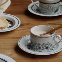 【日本Awasaka】Antico Flower職人窯燒 花坊馬克杯200cc ‧ 花叢秘境