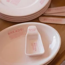 【韓國momur】weekend butter 陶瓷小盤碟9.5cm ‧ 草莓粉