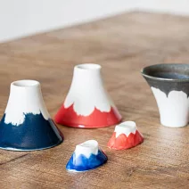 【日本Yamani】美濃燒｜富士山型 湯吞豬口杯55cc ‧ 青釉