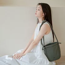 【瀏海樹】鬆鬆散步側背小包 -  軍綠