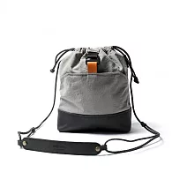 點子包【icleaxbag】山系漫遊小廢包 側背包 斜背包 防潑水束口包 都會工裝風 真皮墊肩 人氣 台灣製造 淺灰色