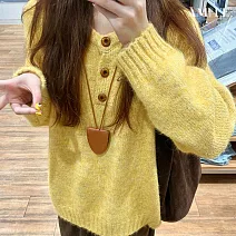【AMIEE】鈕扣半開領百搭針織毛衣上衣(KDTQ-5853) S 黃色