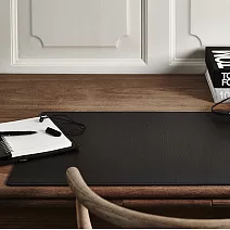 LIND DNA CLOUD 皮革工作桌墊 （深灰）