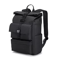 【KINGSONS】漫步輕旅捲蓋防水後背包｜減壓背帶｜可容納15.6吋筆電- 夜岩黑