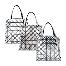 ISSEY MIYAKE 三宅一生 BAOBAO PRISM 7x7亮面手提包-任選色 米色