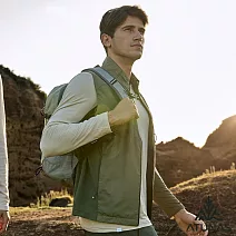 【ATUNAS 歐都納】男款石墨烯微暖輕量背心/大尺碼A1VE2503M- M 橄綠