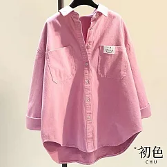 【初色】復古素色寬鬆中大尺碼翻領排扣微笑貼標貼布雙口袋長袖襯衫上衣─共3色─30594(M─2XL可選) 2XL 粉紅色