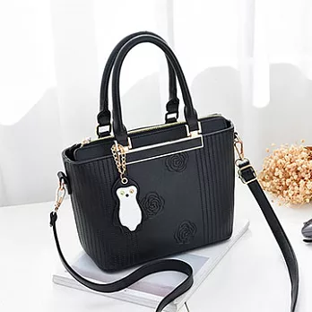 【L.Elegant】韓版時尚企鵝吊飾手提肩背包 (共二色)黑色