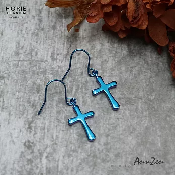 【AnnZen】《日本製 Horie》鈦愛飾品系列-純鈦耳勾式十字型耳環-藍