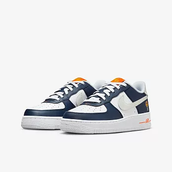 NIKE AIR FORCE 1 LOW LV8 BG 中大童休閒鞋-白藍-FN7239410 US5 白色