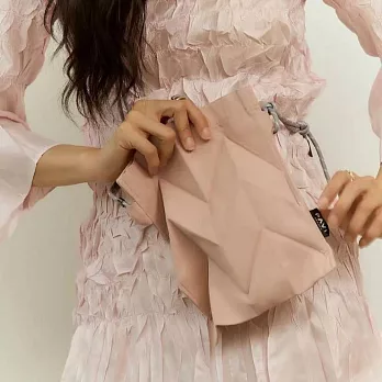 輕巧迷你款設計｜Pavi studio 泰國新銳設計師.時尚W純色包.簡約設計.真皮背帶.摺疊肩背包.100%總代理 淺粉紅