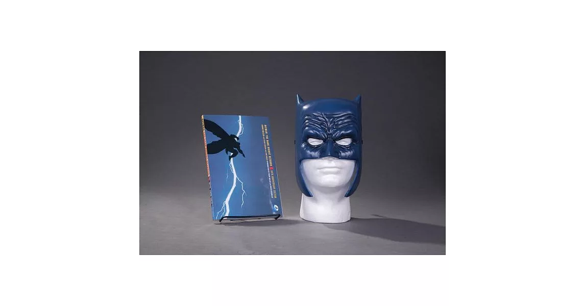 Batman the Dark Knight Returns: Book & Mask Set | 拾書所