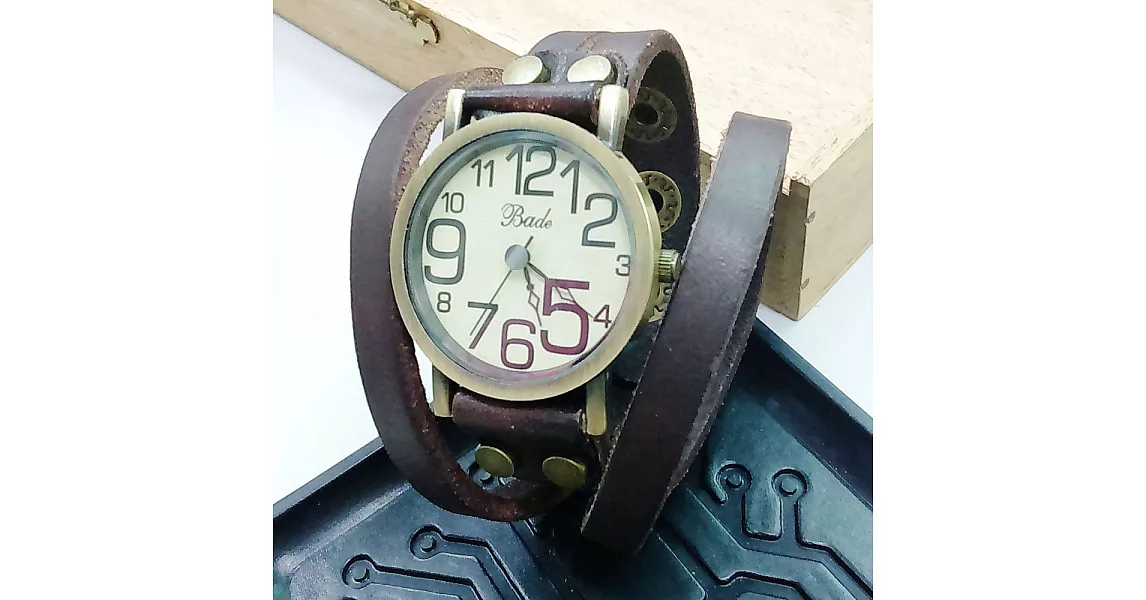 BADE 388 韓版圓鉚雙圈纏繞皮質手環式腕錶-棕色