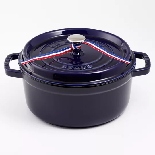 博客來 Staub 圓形琺瑯鑄鐵鍋24cm 3 8l 深藍色法國製
