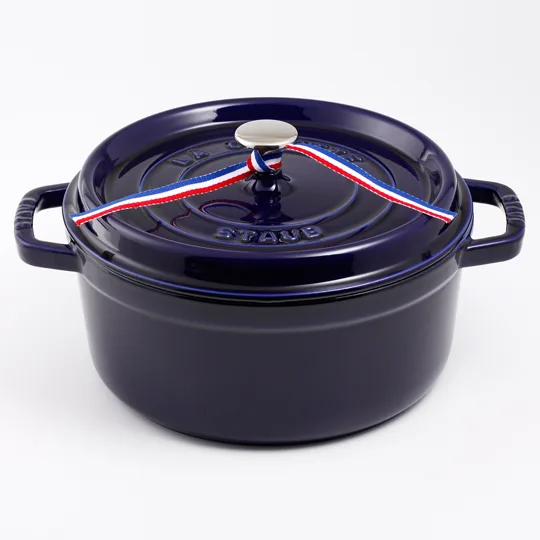 博客來 Staub 圓形琺瑯鑄鐵鍋24cm 3 8l 深藍色法國製