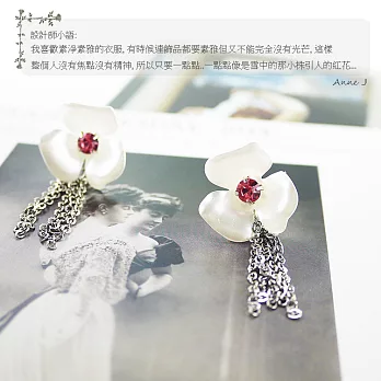 【PinkyPinky Boutique】珍珠白三瓣花金屬流蘇耳環(白色)