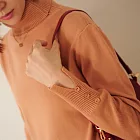 【慢。生活】可翻高領鈕扣袖針織毛衣 8611　FREE粉橘色