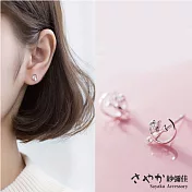 【Sayaka紗彌佳】925純銀弦月上的貓咪鑲鑽造型耳環 -單一款式