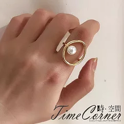 『時空間』簡約鏤空線條圓環珍珠造型戒指 ─單一款式