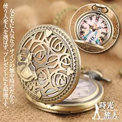 【時光旅人】愛麗絲的綺幻漫遊鏤空雕花造型翻蓋懷錶附長鍊  -單一款式