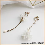 『坂井．亞希子』純潔的花金屬流蘇不對稱耳環 -白珠耳夾款