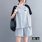 【Jilli~ko】兩件套休閒寬鬆大碼撞色短袖短褲運動套裝 J9152  FREE 灰色