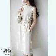 【初色】半高領無袖純色繫帶收腰連身洋裝-共2色-62464(M-2XL可選) M 白色