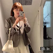 【Jilli~ko】韓版通勤設計感開扣休閒西裝外套 J11079  FREE 卡其