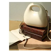 O-ni O-ni新款精選優質皮革潮款雞蛋時尚小圓包百搭單肩斜跨小托特貝殼包(bag-6041) 白色