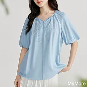 【MsMore】 繡花中式國風V領泡泡短袖寬鬆中長版上衣# 121500 L 藍色