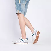 FYE新一代復古慢跑鞋  淺灰/白 日本超纖環保休閒鞋(再回收概念,耐穿,不會分解)  男生款---舒適‧時尚。42淺灰/白