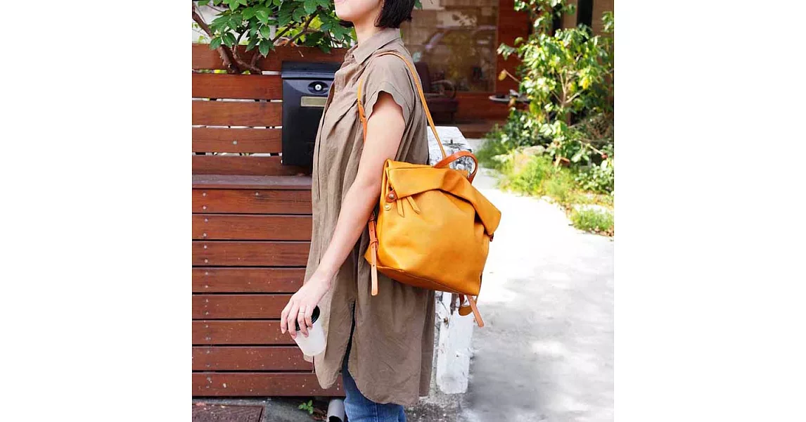 LESS DESIGN |輕鬆生活,日本都會時尚後背包 駝色