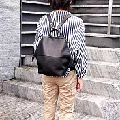 LESS DESIGN ｜日本都會時尚，職人六角後背包 黑色