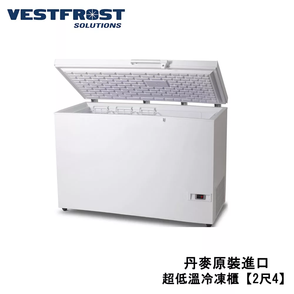 Vestfrost VT-147 是一款歐洲原裝進口140L小型冷凍櫃,採用上掀式單門設計,尺寸寬72cm x 深68cm x 高88.5cm,適合空間有限的家庭或商用使用。白色外觀簡約大方,定頻馬達穩定運作,220V/60Hz電壓適用臺灣。全機及壓縮機保固1年,含基本安裝服務。內容量140L,300公升以下區間,無能源標章,環保耐用,理想的家用冷凍儲存解決方案。 Vestfrost VT-147
