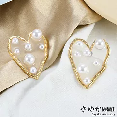 【Sayaka紗彌佳】特別的愛不規則心型鑲嵌珍珠耳環─單一款式