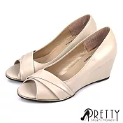 【Pretty】台灣製俐落反摺流線形金屬邊楔型魚口鞋 JP22.5 米色
