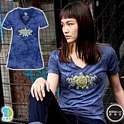 【摩達客】美國進口The Mountain -烏龜三重奏 V領藝術修身女版短袖T恤-A M 藍